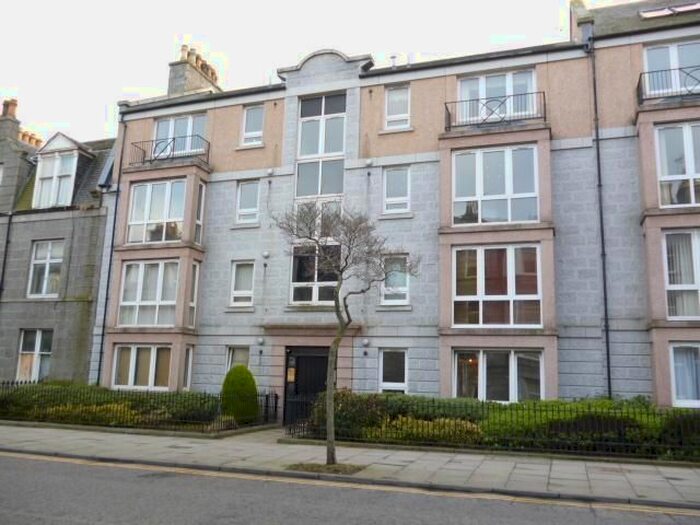 2 Bedroom Flat To Rent In Regency Court, Union Grove, Aberdeen, AB10