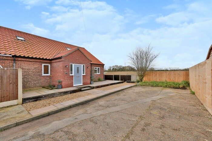 4 Bedroom Semi-Detached Bungalow For Sale In Summerwood Estate, Great Massingham, King's Lynn, PE32