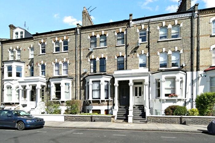 1 Bedroom Flat To Rent In Edith Road, West Kensington, London, W14