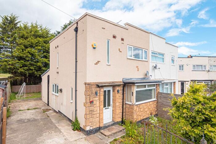 3 Bedroom Semi-Detached House For Sale In Daleside Avenue, Pudsey, LS28