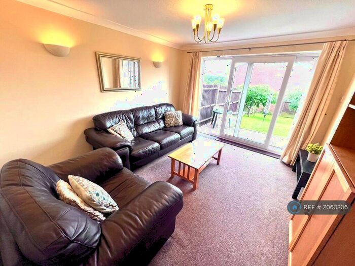 5 Bedroom Terraced House To Rent In Tippett Close, Colchester, CO4