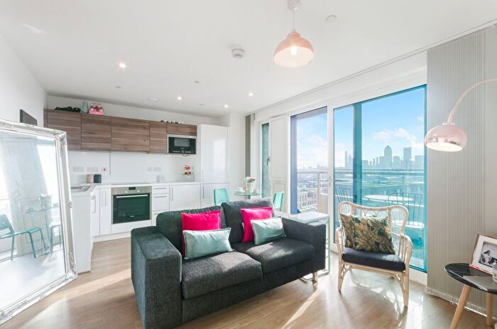 1 Bedroom Flat To Rent In Jefferson Plaza, Hannaford Walk, Bow, London, E3