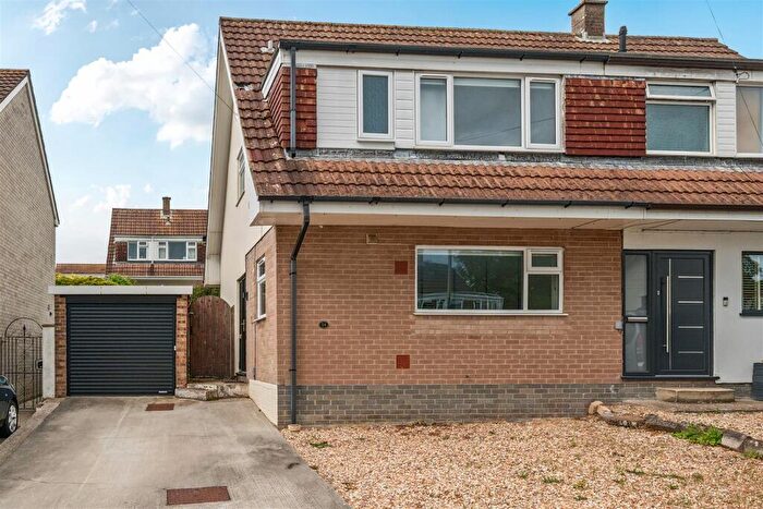 2 Bedroom Semi-Detached House To Rent In Lea Combe, Axminster, EX13