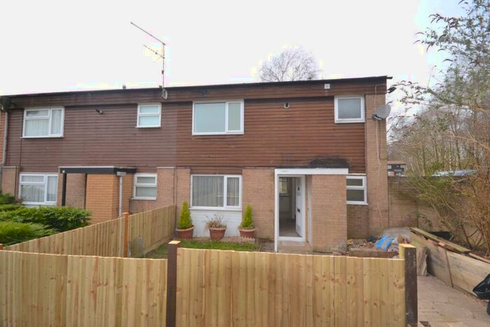 3 Bedroom Terraced House To Rent In Entwood Drive, Northampton, NN3