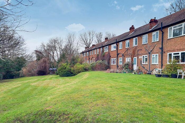 2 Bedroom Flat To Rent In Beckenham Lane, Bromley, BR2