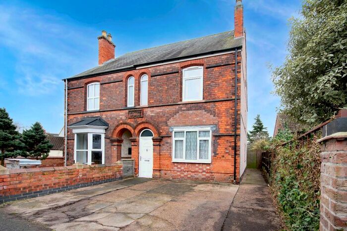 3 Bedroom Semi-Detached House For Sale In Station Street, Misterton, Doncaster, DN10