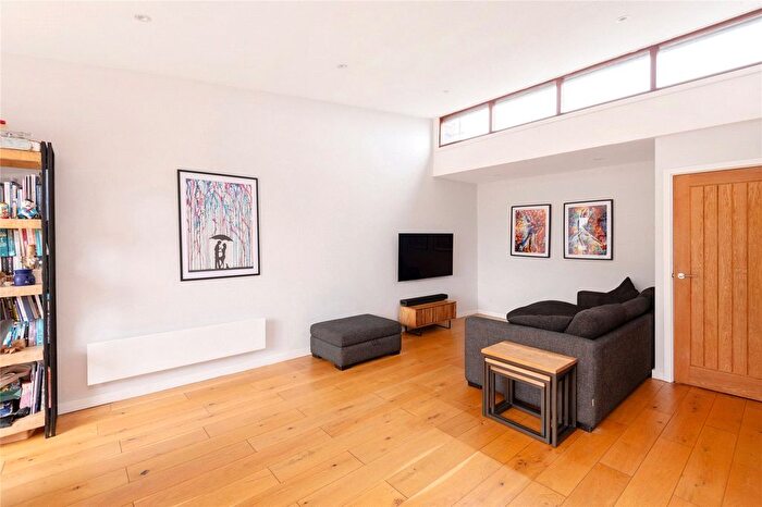 2 Bedroom Flat To Rent In Abbeville Road, Abbeville Village, SW4