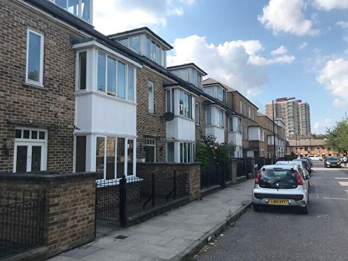 4 Bedroom Terraced House To Rent In Legion Terrace, Bow, London, E3