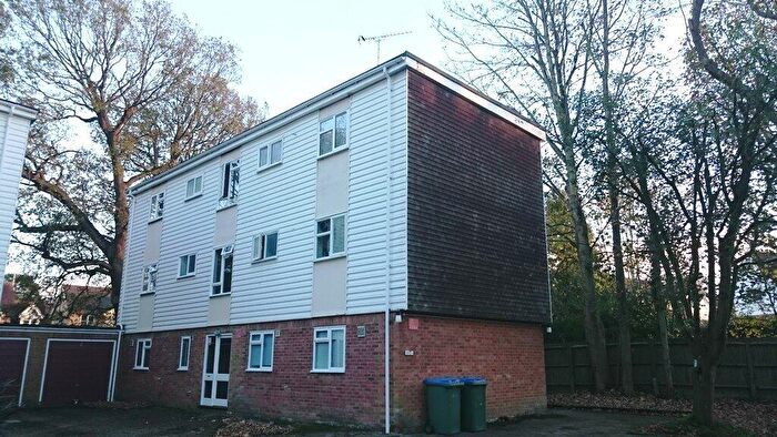 1 Bedroom Flat To Rent In Blackbridge Court, Horsham, RH12