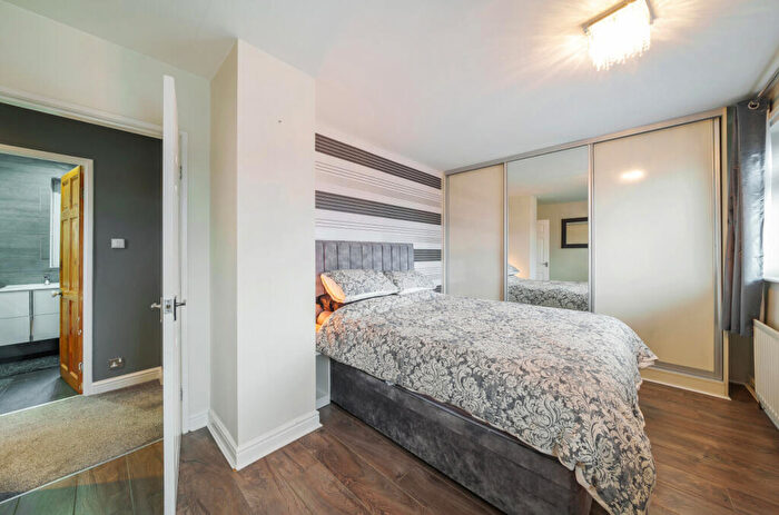 2 Bedroom Semi-Detached House For Sale In Tinshill View, Leeds, West Yorkshire, LS16