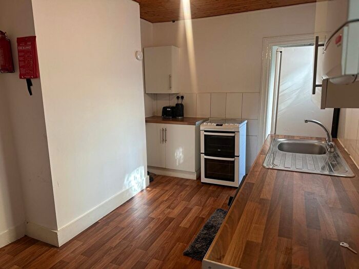 1 Bedroom Flat To Rent In Hazelwood Road, Walthamstow, E17