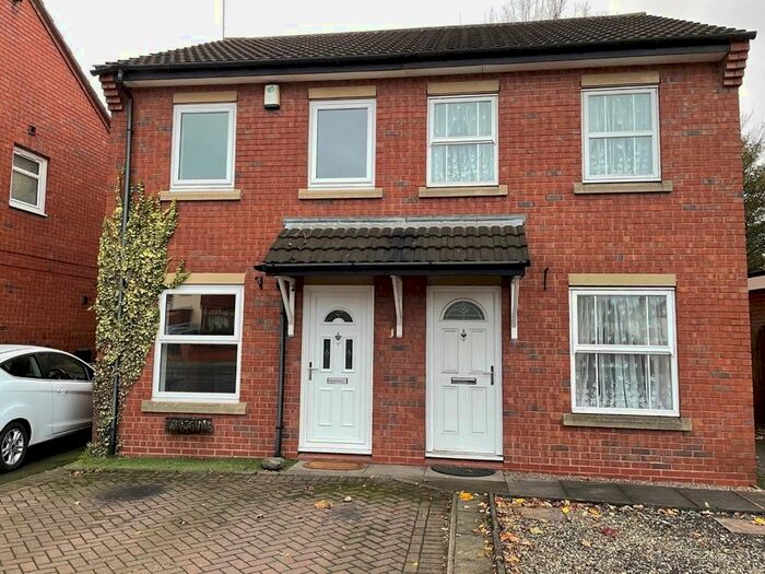 2 Bedroom Semi-Detached House To Rent In The Crescent, Willenhall WV13