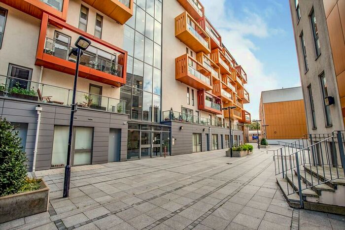 2 Bedroom Flat To Rent In Crampton Street, London, SE17