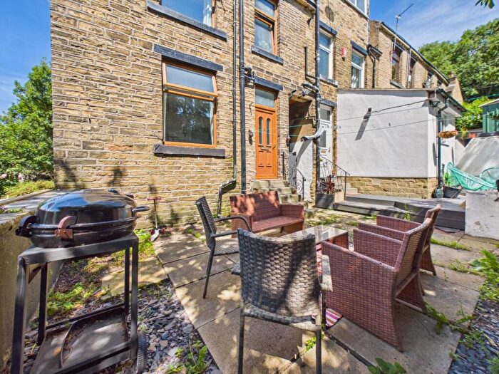 2 Bedroom House For Sale In Rycroft Street, Shipley, BD18