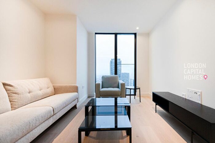 2 Bedroom Apartment To Rent In Harcourt Tower, Marsh Wall, London, E14