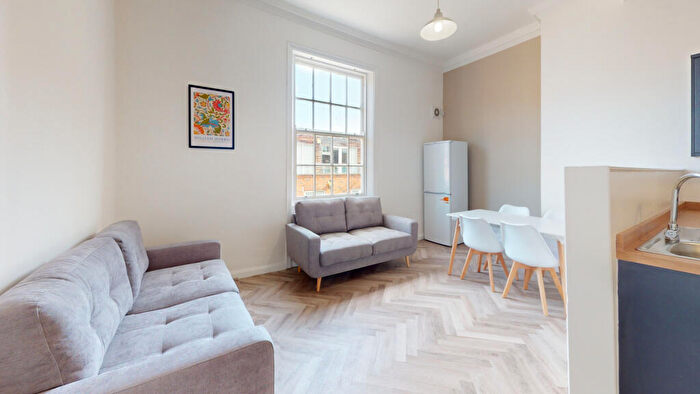 5 Bedroom House To Rent In Blenheim Terrace, Leeds, LS2
