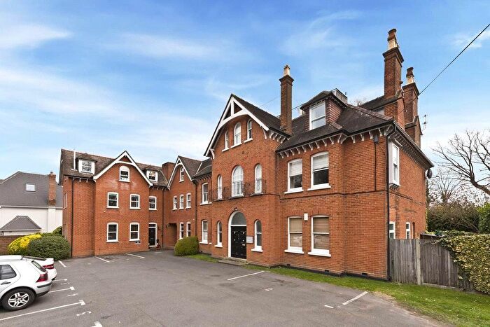 1 Bedroom Flat To Rent In Westcar Lane, Walton On Thames, Surrey, KT12
