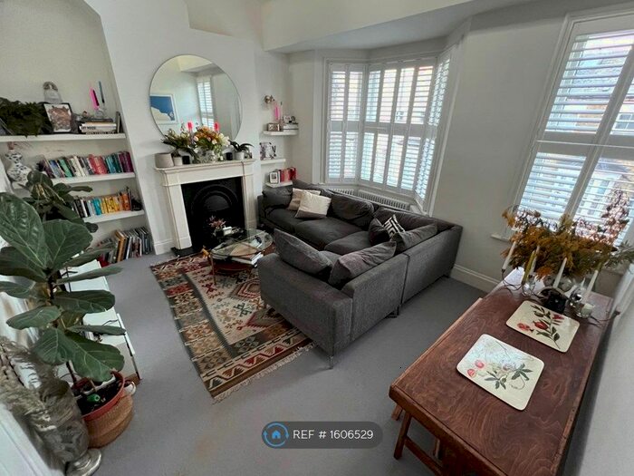 2 Bedroom Maisonette To Rent In Elliott Road, London, W4