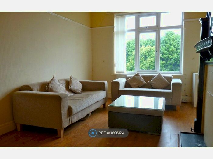 2 Bedroom Flat To Rent In Childwall Abbey Road, Liverpool, L16