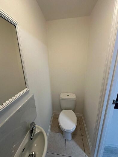 Studio To Rent In Wilton Way, London, E8