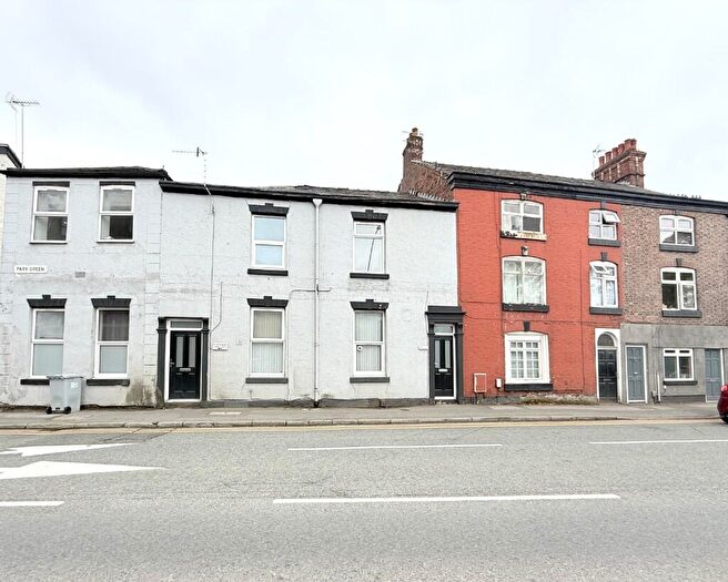 2 Bedroom Duplex To Rent In Park Green, Macclesfield, Cheshire, SK11