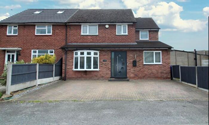 5 Bedroom Semi-Detached House To Rent In Callan Grove, South Ockendon, Essex, RM15