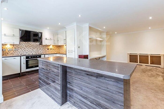 2 Bedroom Flat To Rent In Osier Crescent, Muswell Hill, N10