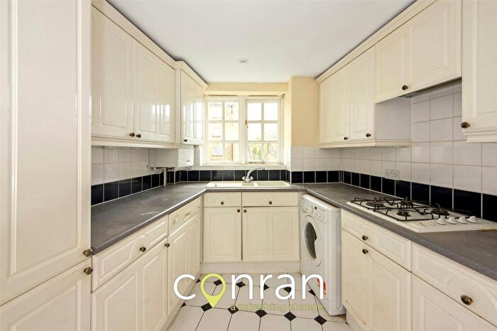 2 Bedroom Apartment To Rent In Gilbert Close, Woolwich, SE18