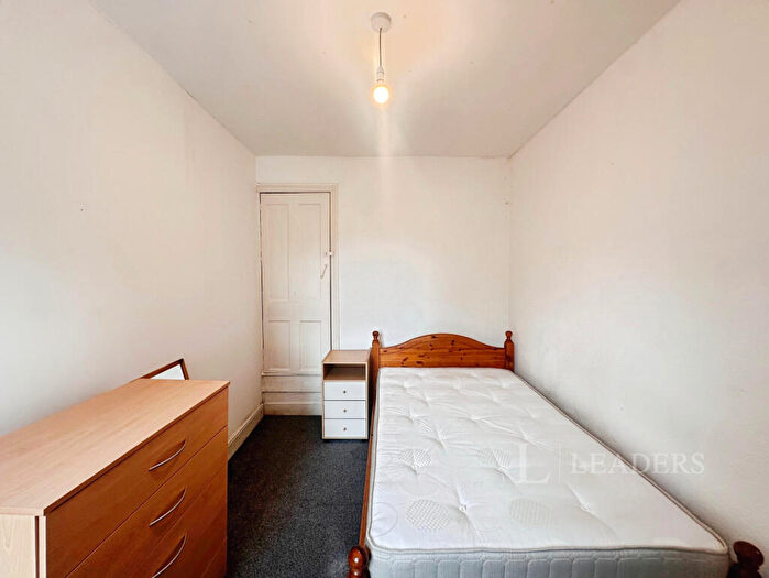 1 Bedroom Property To Rent In Room Hubert Road, B29