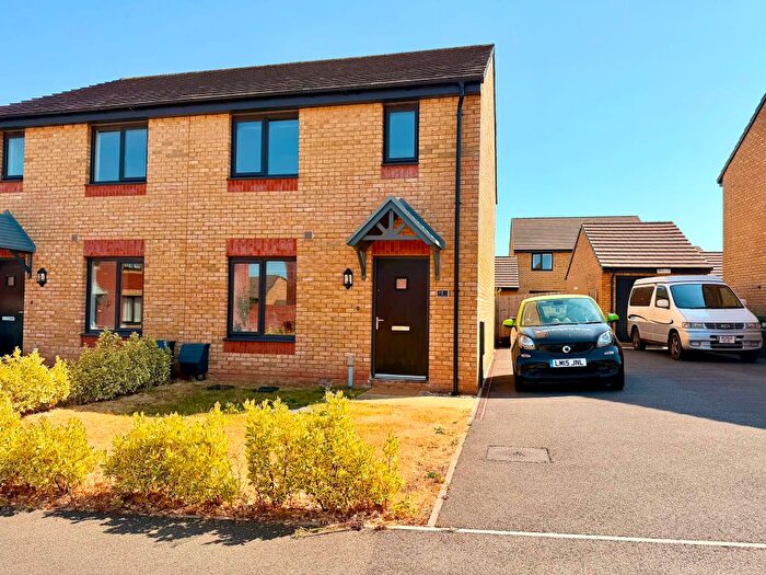 3 Bedroom Semi Detached House To Rent In Gould Road, Exeter, EX1