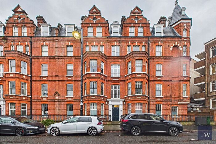 3 Bedroom Flat For Sale In Canterbury Crescent, London, SW9