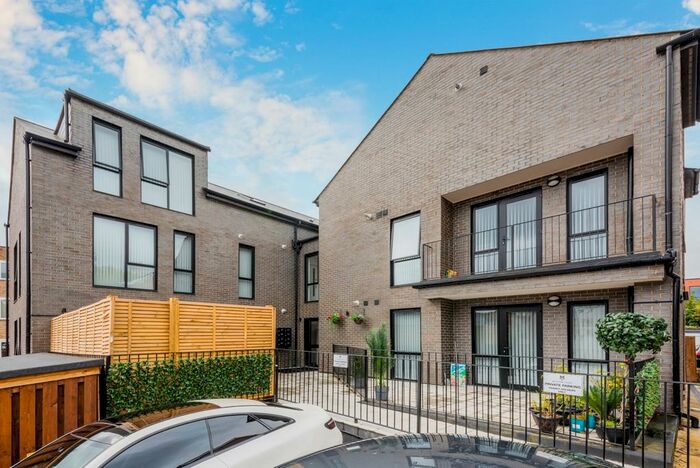 1 Bedroom Flat To Rent In Ray Gardens, Stanmore, HA7