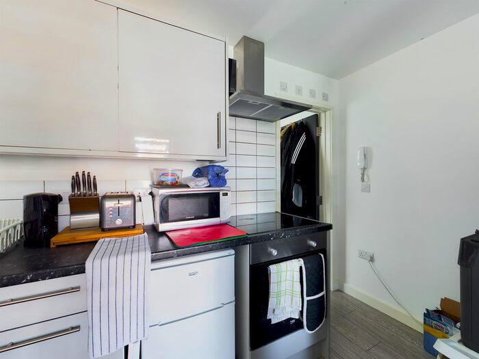 Studio To Rent In Harrington Villas, Brighton, BN1