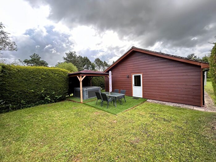 2 Bedroom Lodge To Rent In Heath Lane, Carlton Scroop, Grantham, NG32