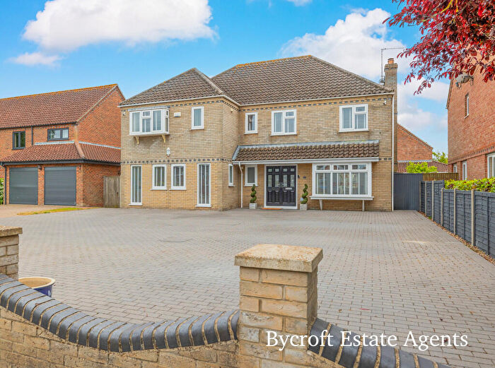 5 Bedroom Detached House For Sale In Martin De Rye Way, Caister-on-sea, NR30