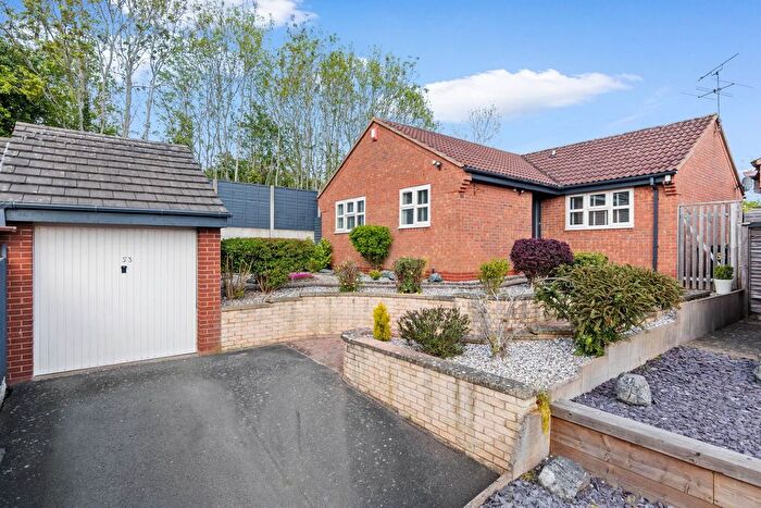 3 Bedroom Bungalow For Sale In Waterside, Droitwich, Worcestershire., WR9
