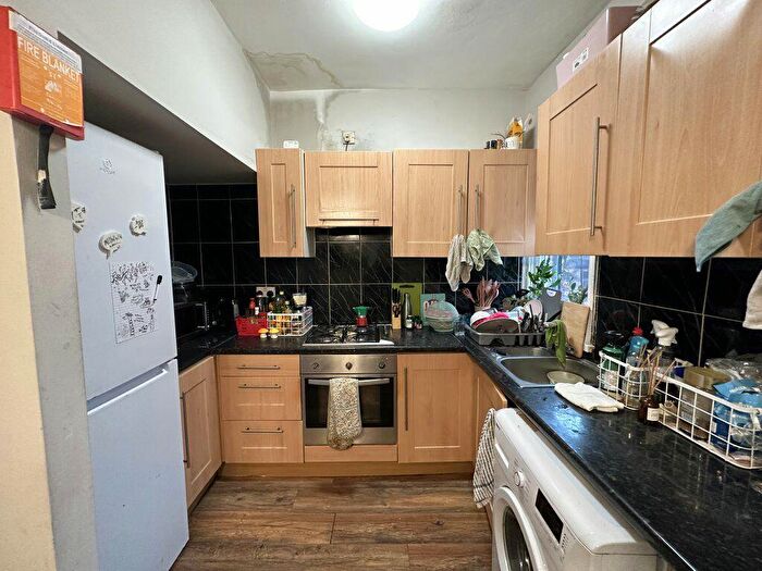 5 Bedroom House To Rent In Willesden Avenue, Victoria Park, £pppw, M13