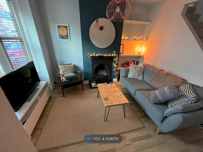 2 Bedroom Terraced House To Rent In Belmont Road, Reading, RG30