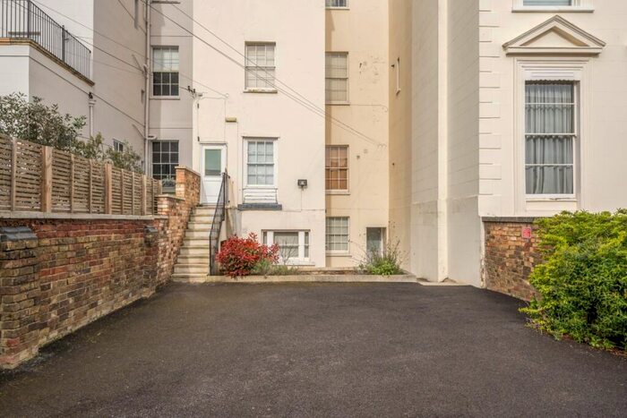 1 Bedroom Apartment To Rent In Royal Parade Mews Cheltenham, GL50