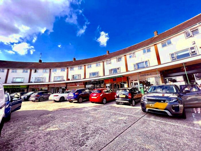 3 Bedroom Flat To Rent In Long Chaulden, Hemel Hempstead, HP1