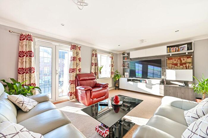 4 Bedroom Terraced House For Sale In Grasholm Way, Langley, Slough, SL3