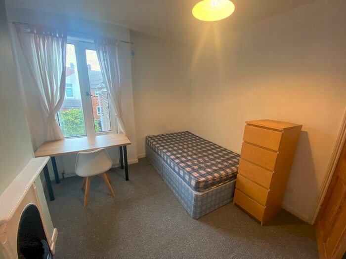 1 Bedroom Property To Rent In Jubilee Road, Southsea, PO4