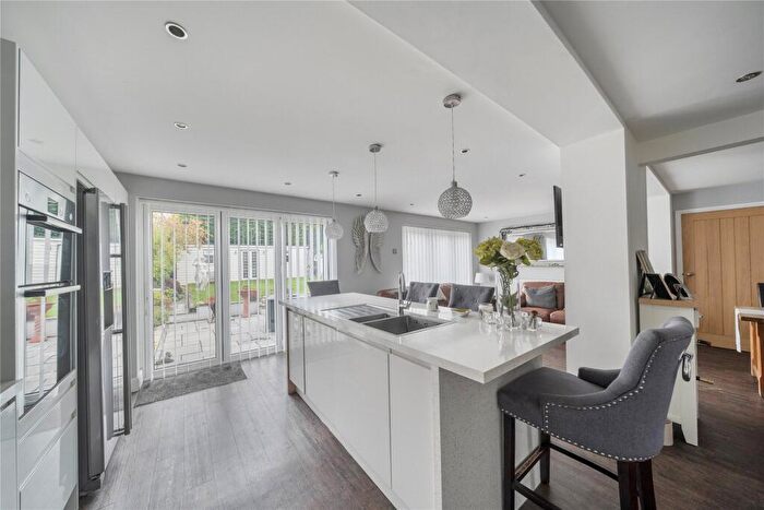 5 Bedroom Detached House For Sale In Cedar Close, Bagshot, Surrey, GU19