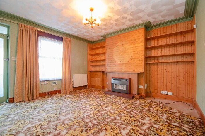 2 Bedroom Detached House For Sale In Macnaghten Road, Southampton, Hampshire, SO18