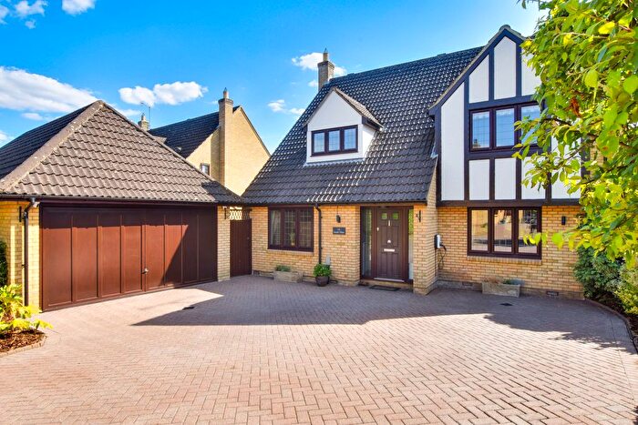 4 Bedroom Detached House For Sale In South View, Great Dunmow, CM6