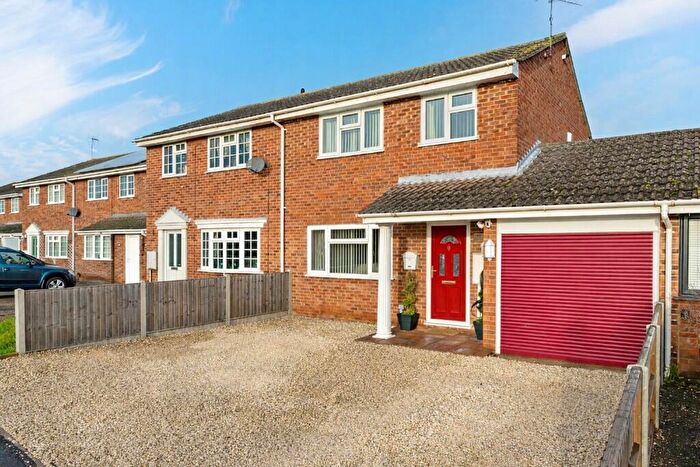 3 Bedroom Semi Detached House For Sale In Thackers Way, Deeping St James, PE6