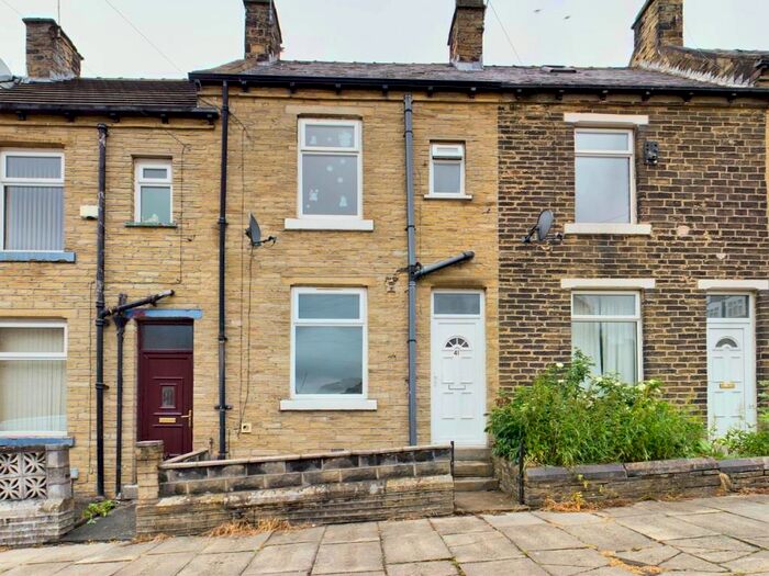 3 Bedroom Terraced House To Rent In Helmsley Street, Bradford, BD4