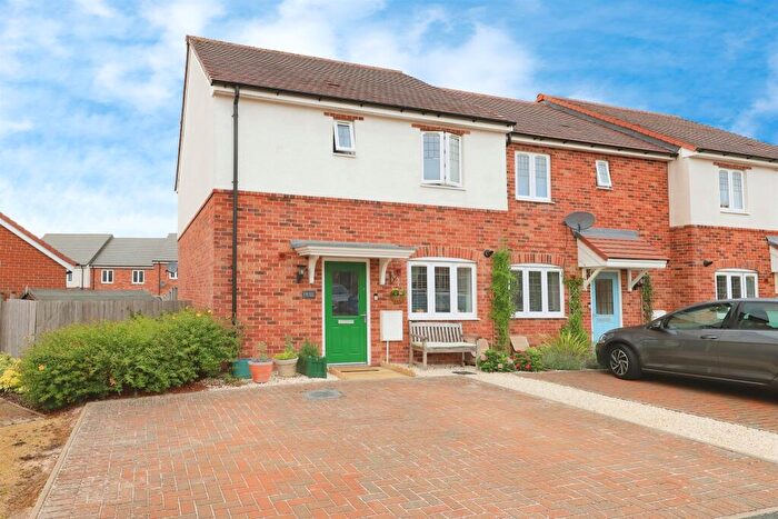 3 Bedroom End Of Terrace House For Sale In Dyas Close, Hagley, Stourbridge, DY9