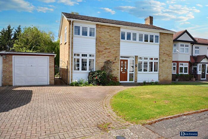 4 Bedroom Detached House For Sale In Barleycorn Way, Emerson Park, Hornchurch, RM11