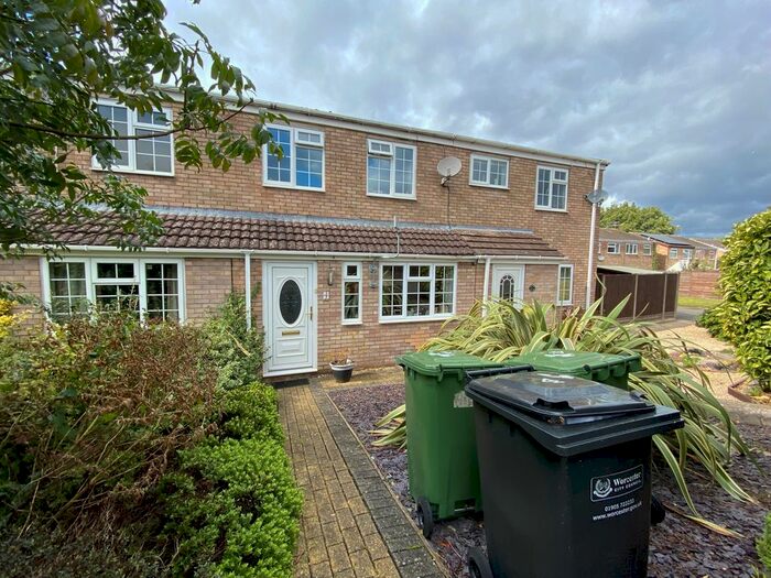 3 Bedroom Property To Rent In Stanway Close, Worcester WR4